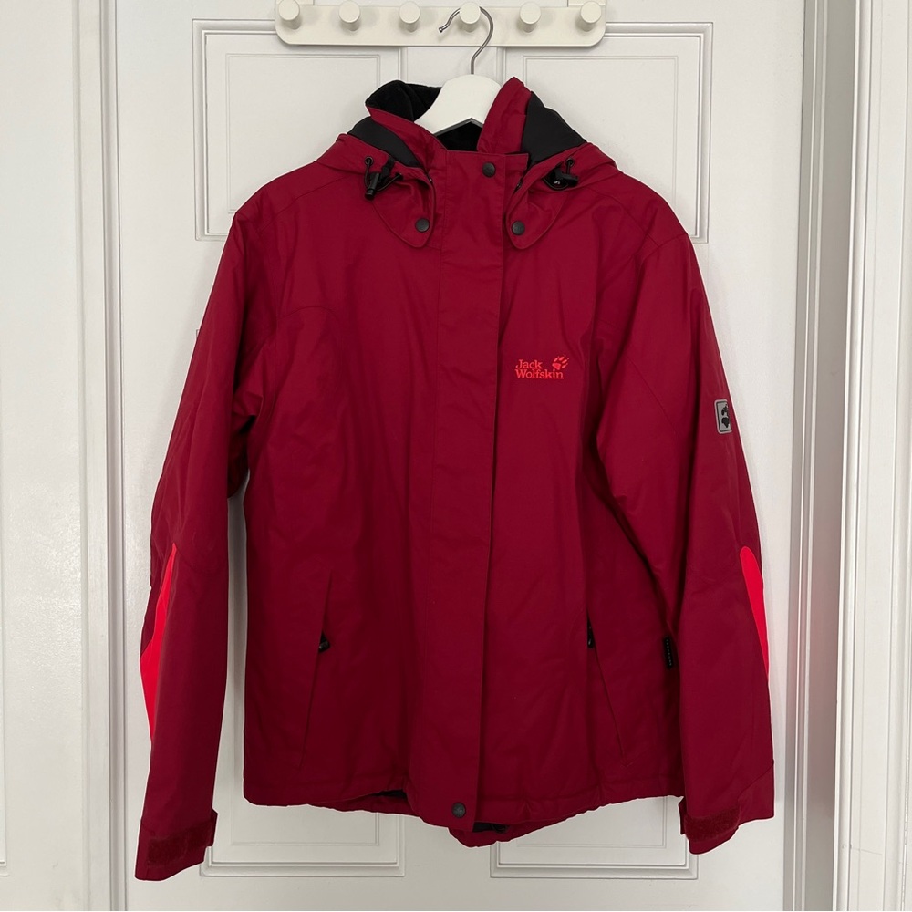 Jack Wolfskin Burgundy Outdoor Jacket